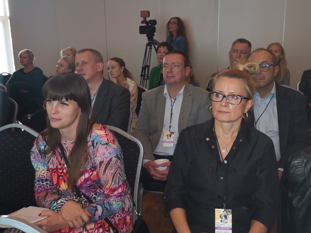 Zdjęcie słuchaczy na wykładzie